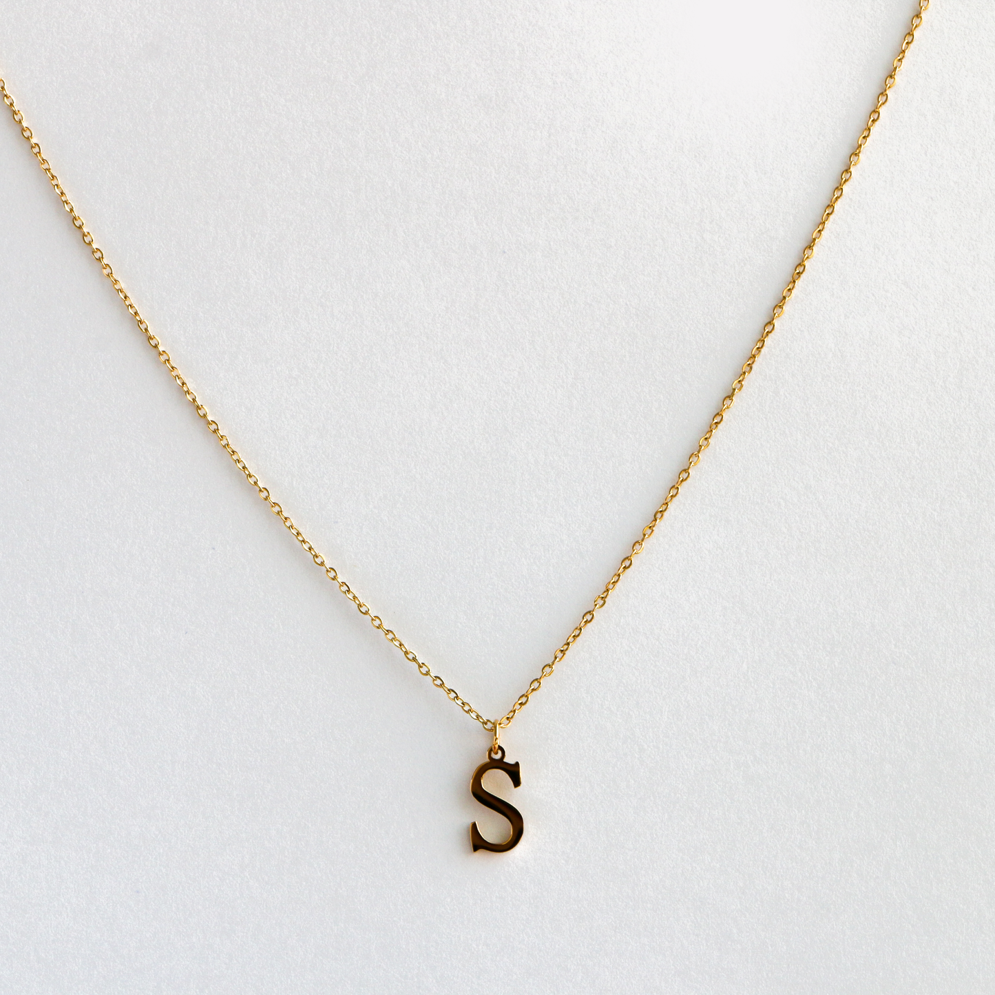 Cadenilla con inicial GOLD