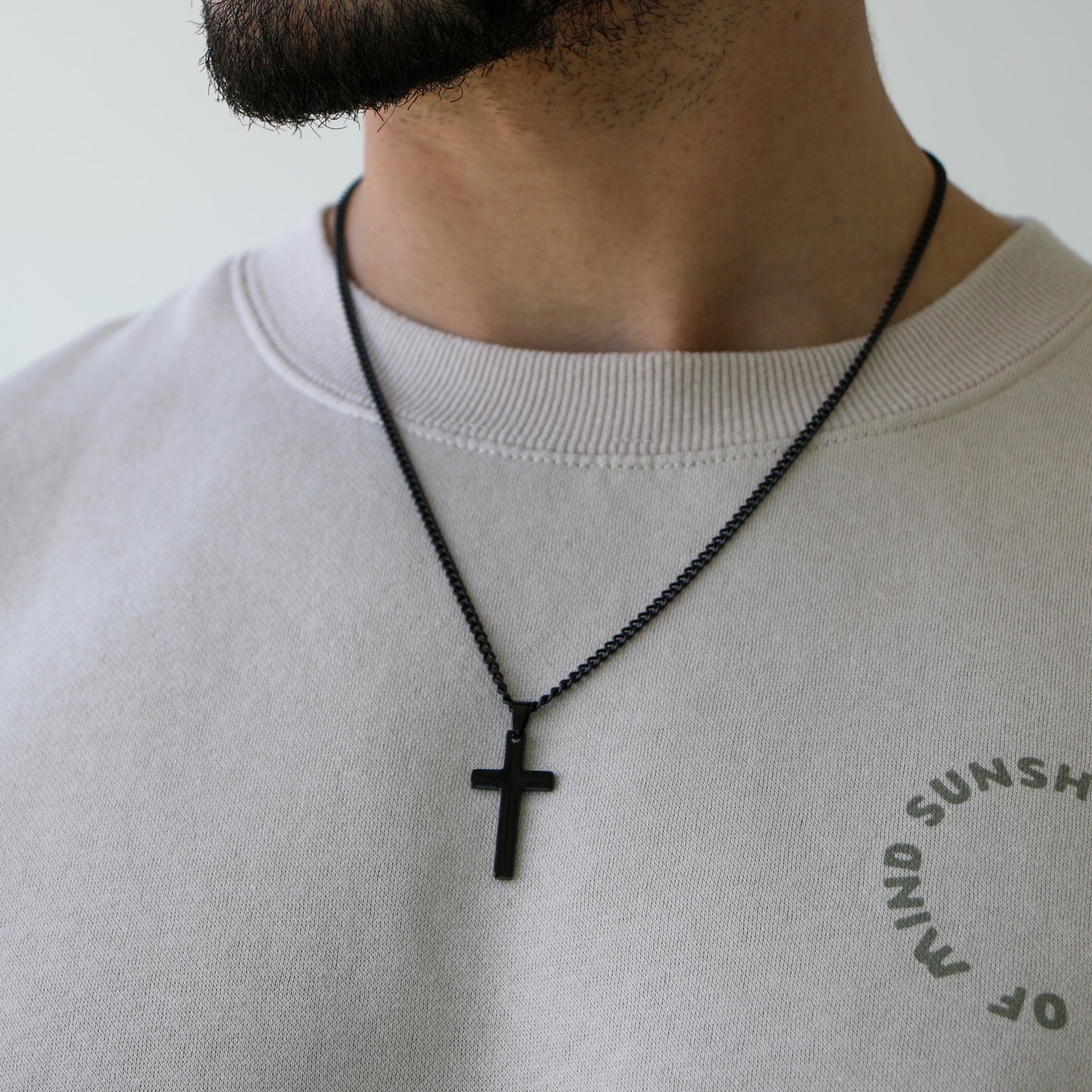 Cadena Clásica con Cruz (Mediana) BLACK