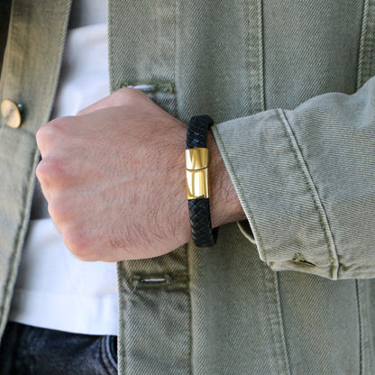 Pulsera de Cuero Clásica GOLD - Cuero Negro