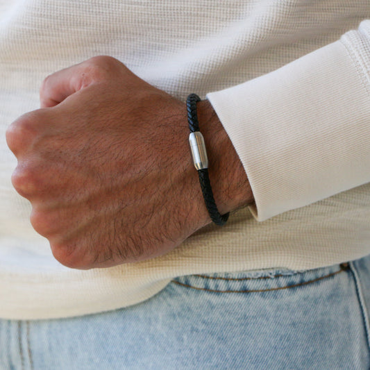 Pulsera de cuero con cierre magnético SILVER