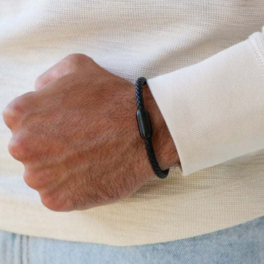 Pulsera de cuero con cierre magnético BLACK